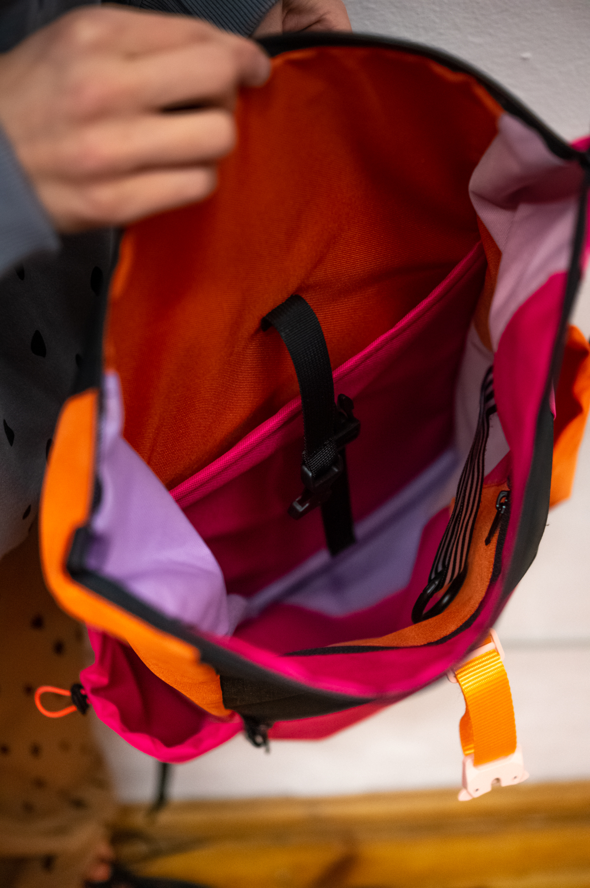 plecak RÓŻOWA POMARAŃCZA. Stylowy czarno różowo pomarańczowy damski plecak miejski. Wodoodporny. Wykonany ręcznie z dbałością o szczegóły. Handmade.